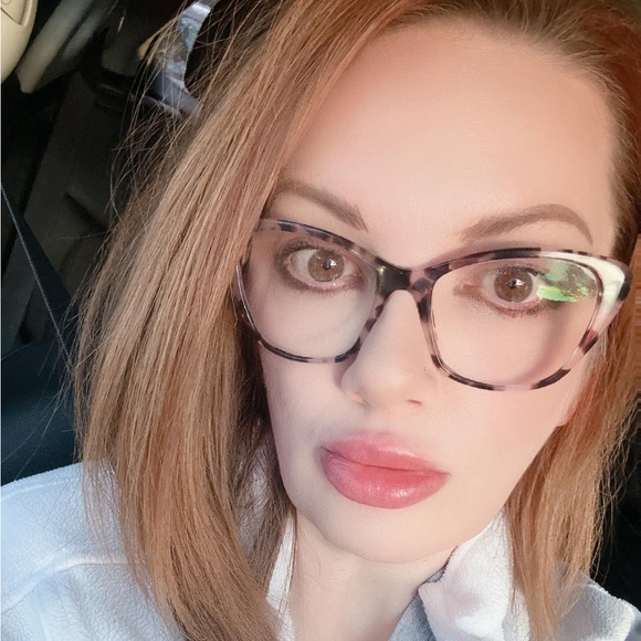 Meet your Posher, Laney - Picture 1 of 1